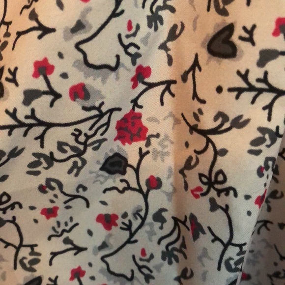 🏵EUC SHEIN 5XL very thin material but lovely and comfortable - Picture 5 of 5